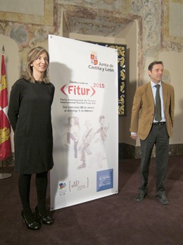 Alicia García y el director general de Turismo, Javier Ramírez