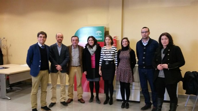 Visita de Ana Cobo a oficina del SAE en La Carolina (Jaén)