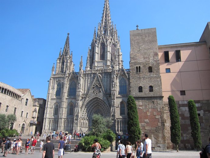 Turistas en Catedral de Barcelona