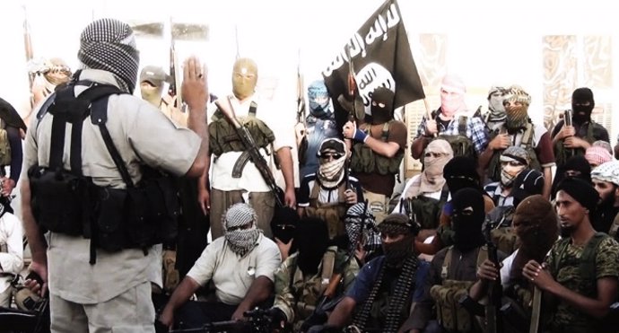 Un comandante alecciona a milicianos de Estado Islámico