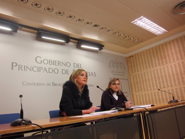 Graciela Blanco (izquierda) y la directora general de Vivienda, Ana Rivas. 