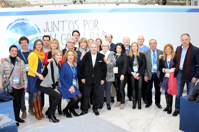 Rus con la delegación del PP de Valencia en la convención nacional