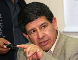 Muere presidente de YPFB Carlos Villegas