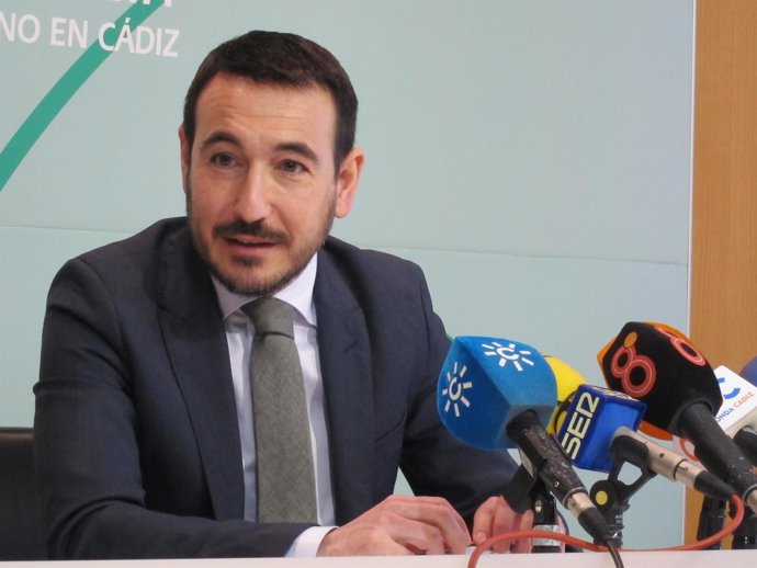 López Gil en rueda de prensa