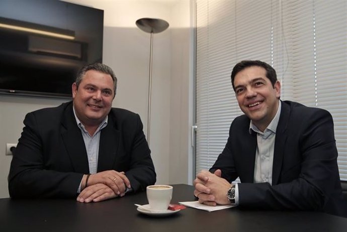 Kammenos (Derecha) y Tsipras), reuníos. 