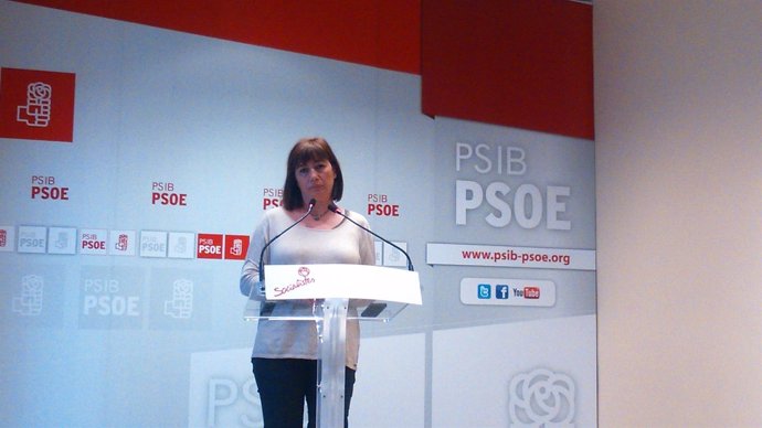 El portavoz del grupo parlamentario socialista, Francina Armengol