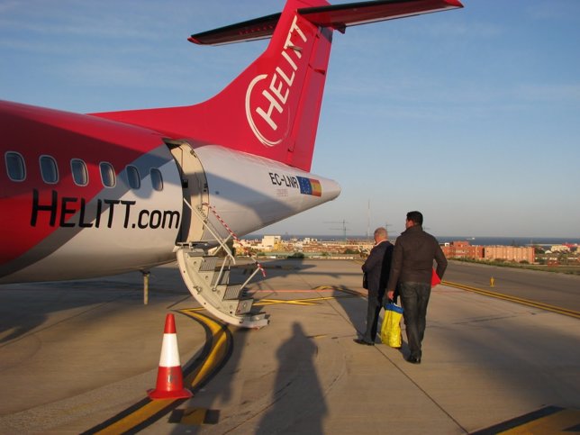 Avión de Helitt en el Aeropuerto de Melilla