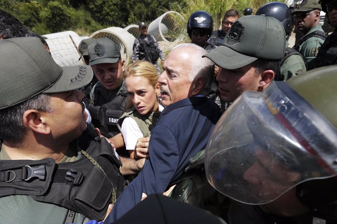 El expresidente de Colombia Andrés Pastrana intenta visitar a Leopoldo López