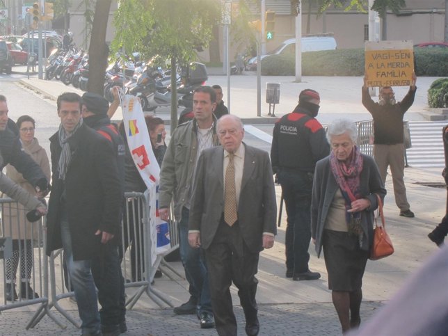 Jordi Pujol y Marta Ferrussola acuden a declarar al juzgado