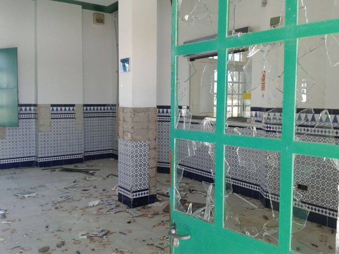 Antigua estación de tren destrozada