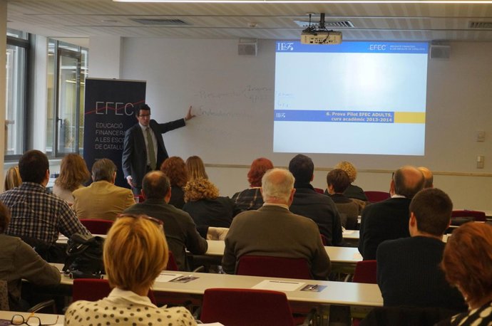 Programa de educación financiera a adultos