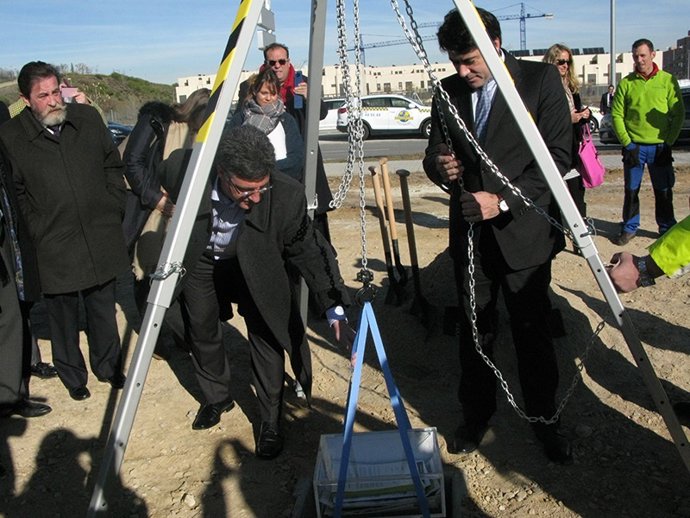 Primera piedra ciudad del pádel