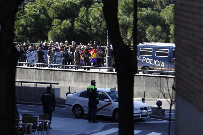 Manifestación frente al Senado en el Día Oficial de la Memoria del Holocausto