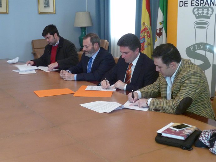 Firma de convenios de la DGT con ayuntamientos de Marmolejo y Los Villares