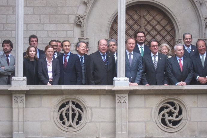 El presidente Artur Mas junto al cuerpo consular