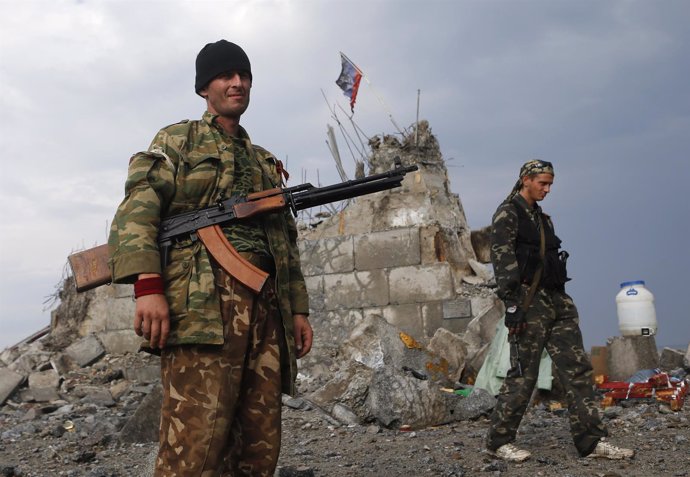 Milicianos prorrusos en Donetsk, Ucrania 