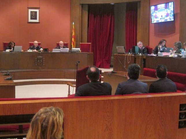 Juicio a Daniel Fernández,Manuel Bustos,Francisco Bustos,María Elena Pérez (PSC)