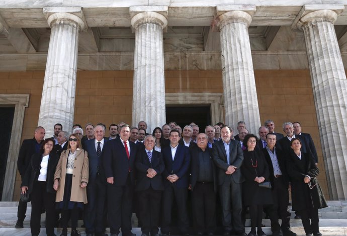 Alexis Tsipras y sus ministros