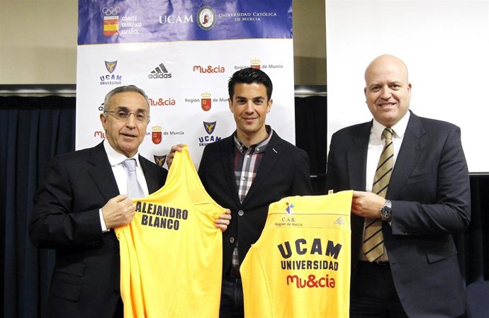 Miguel Ángel López, marchador, con Alejandro Blanco