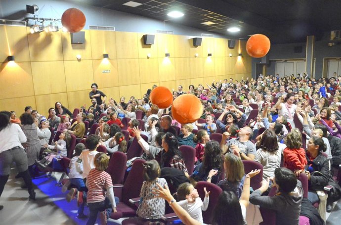 Actividad infantil en la sala Bretón