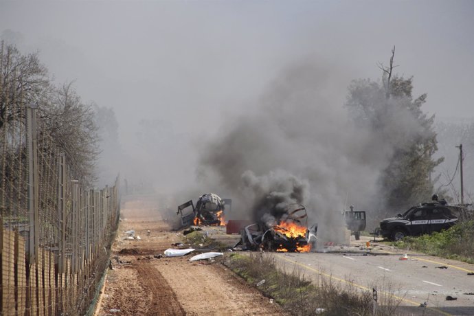 Hezbolá ataca con misiles un convoy militar de Israel en la frontera con Líbano