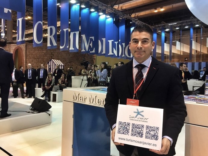El concejal de Turismo y Playas, Antonio Martínez Torrecillas en Fitur