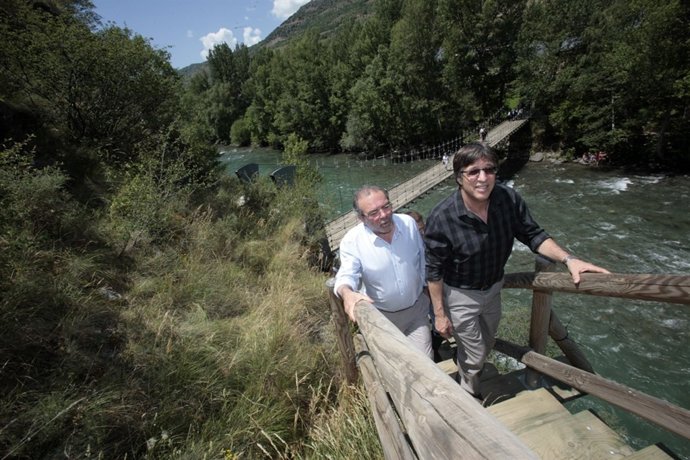 El presidente de la Diputación, Joan Reñé, con el embajador de Israel en una de 