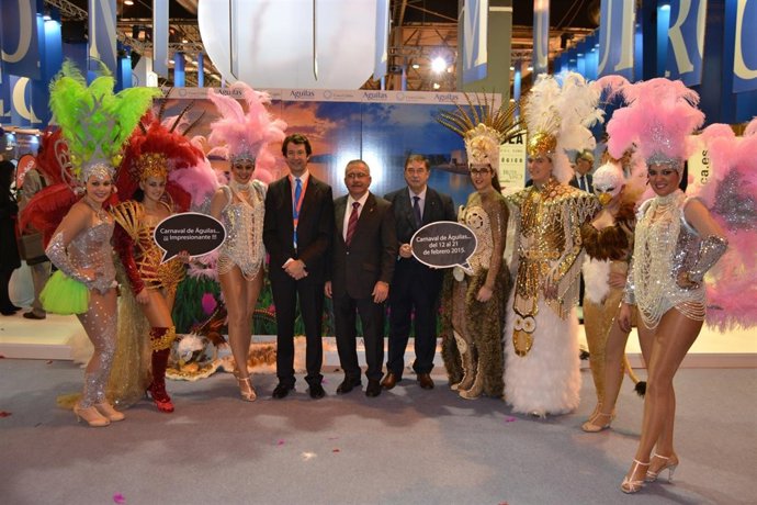 Hernández y Ruiz, con los personajes del Carnaval