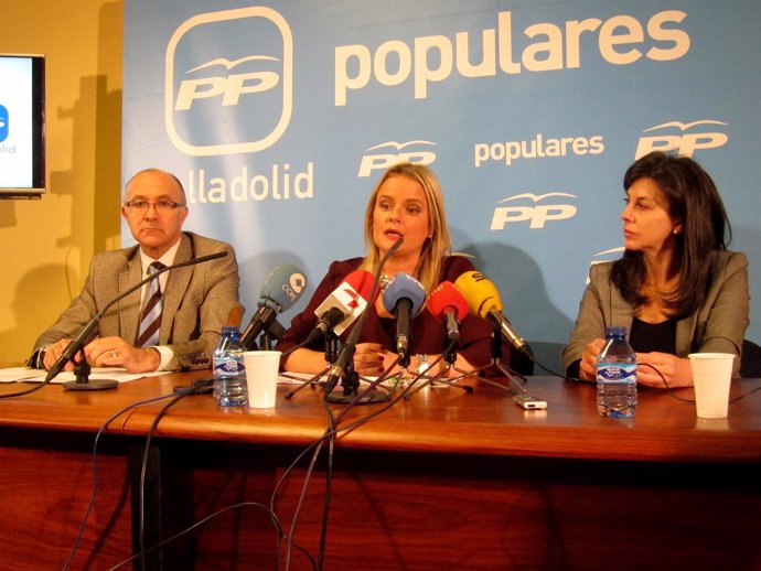 Ruiz Medrano, Blanco y Arenales Serrano, en la sede del PP de Valladolid. 