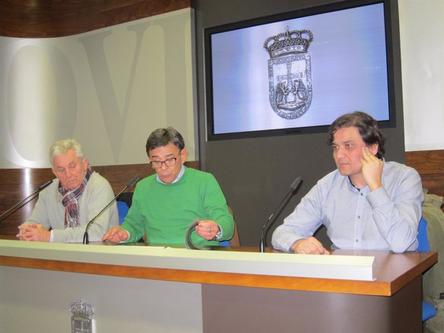 Los concejales de IU en Oviedo Sánchez Ramos, Huerta, y Suárez