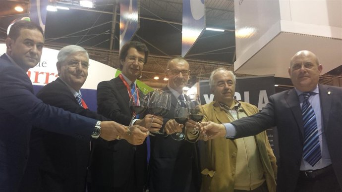 Juan Carlos Ruiz presenta en Fitur las Rutas del Vino de la Región