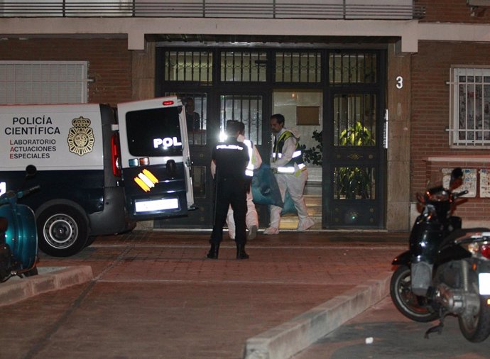 La Policía registra la casa del presunto pederasta de Ciudad Lineal
