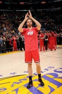El Staples no olvida a Pau Gasol