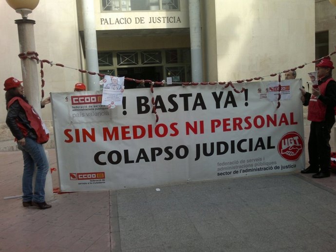 Protesta en los juzgados de Alicante