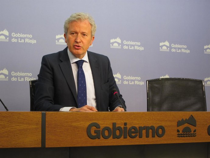 El portavoz del Gobierno riojano, Emilio del Río, informa Consejo de Gobierno