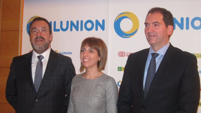 El presidente de la ONCE, a la izquierda, con la nueva delegada en Cantabria