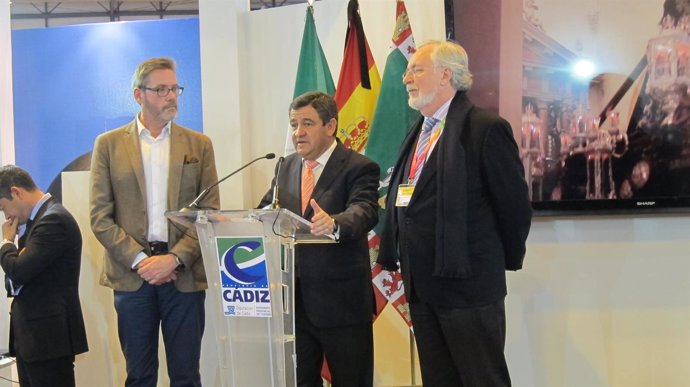 El presidente de la Diputación de Cádiz, en el acto en Fitur