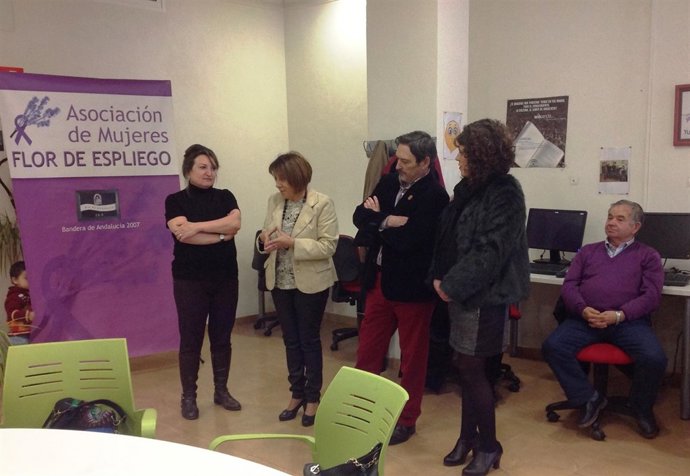 Fwd: Nota, Foto Y Audio De La Junta Gálvez Visita Centro Acceso Público A Intern