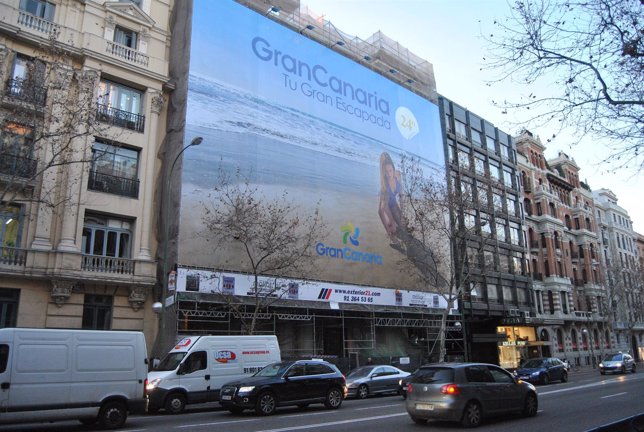 Lona gigante de promoción de Gran Canaria en Madrid