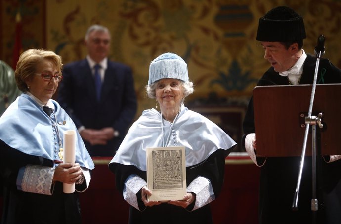 Elena Poniatowska, honoris causa por la Universidad Complutense