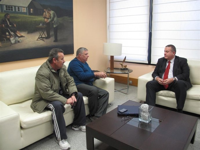 Bernabé con el presidente de la Asociación de Vecinos de San Fernando