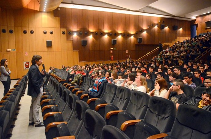 Una de las sesiones de 'El cine en la enseñanza'