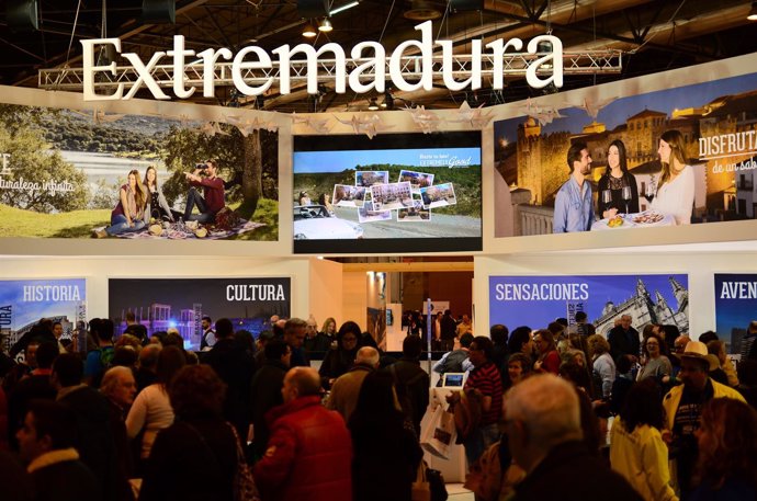 Expositor de Extremadura en Fitur                       