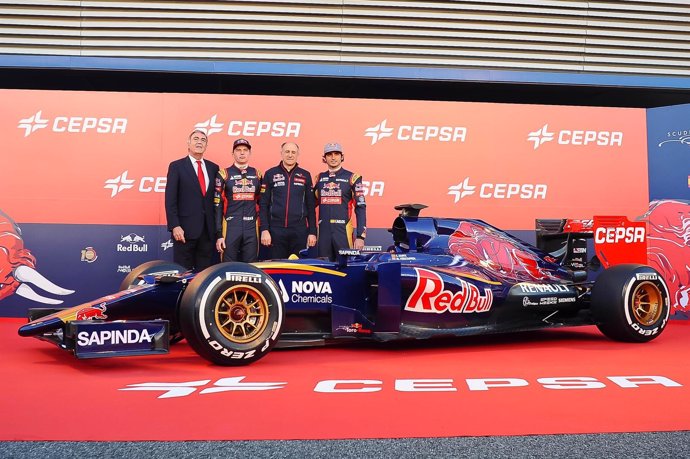 El Toro Rosso de Carlos Sainz ve la luz en Jerez