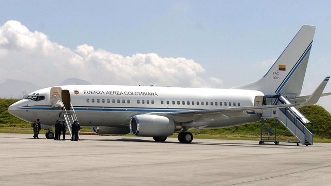 Un incidente retrasa salida del avión del presidente de Colombia