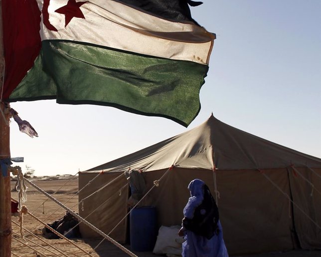 Bandera del Sáhara Occidental en campamento de refugiados saharauis en Argelia