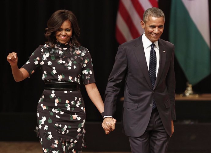 Barack Obama y su mujer durante visita a Nueva Delhi