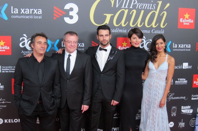 Alfombra roja de los VII Premios Gaudí con el equipo de 'El Niño'
