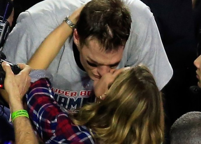 GISELE BUNCHEL EL PRINCIPAL APOYO DE SU MARIDO EN LA SUPER BOWL