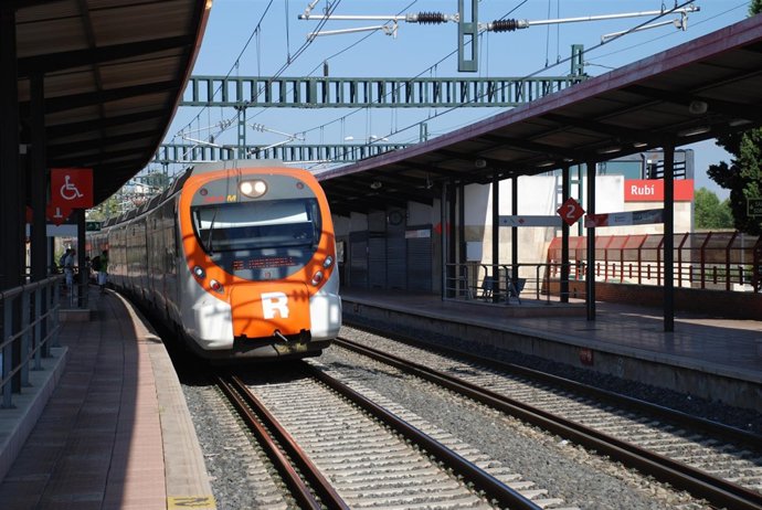Rodalies de Catalunya / Cercanías . Estación de Rubí